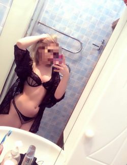 Милая и скромная девушка познакомиться с настоящим мужчиной Милая и скромная девушка познакомиться с настоящим мужчиной