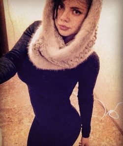 Девушка ищет молодого человека Девушка ищет молодого человека