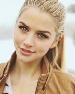 Девушка . Проведу с удовольствием время в компании чистоплотного мужчины Девушка . Проведу с удовольствием время в компании чистоплотного мужчины