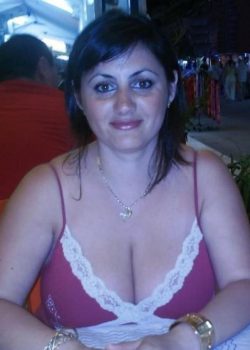 Девушка. Хочу сейчас пошалить с настоящим мужчиной. Приглашаю в гости Девушка. Хочу сейчас пошалить с настоящим мужчиной. Приглашаю в гости